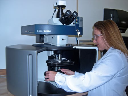 Raman operator at instrument Raman operator at instrument